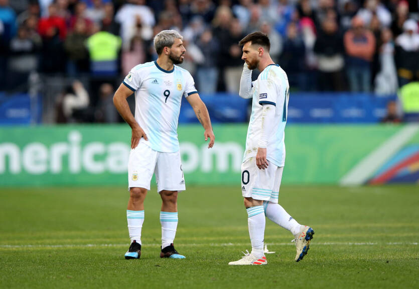 Месси попросил Сетьена подписать Агуэро Месси попросил Сетьена подписать Агуэро