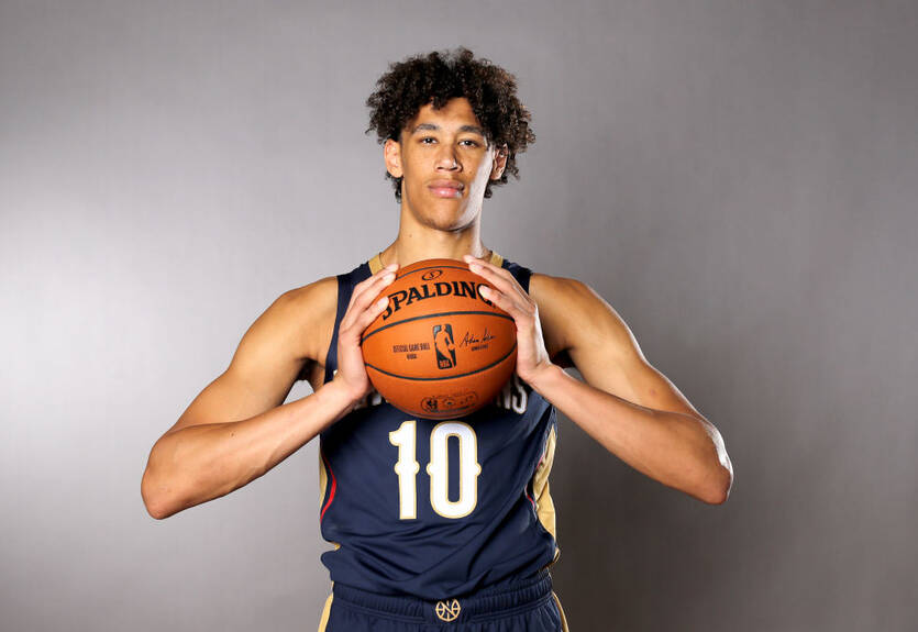 Центровой Нового Орлеана: НБА - это куча дерьма