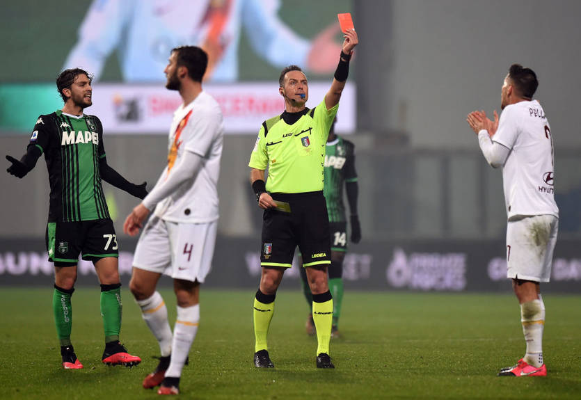 Рома вдесятером уступила Сассуоло в результативном матче Рома вдесятером уступила Сассуоло в результативном матче