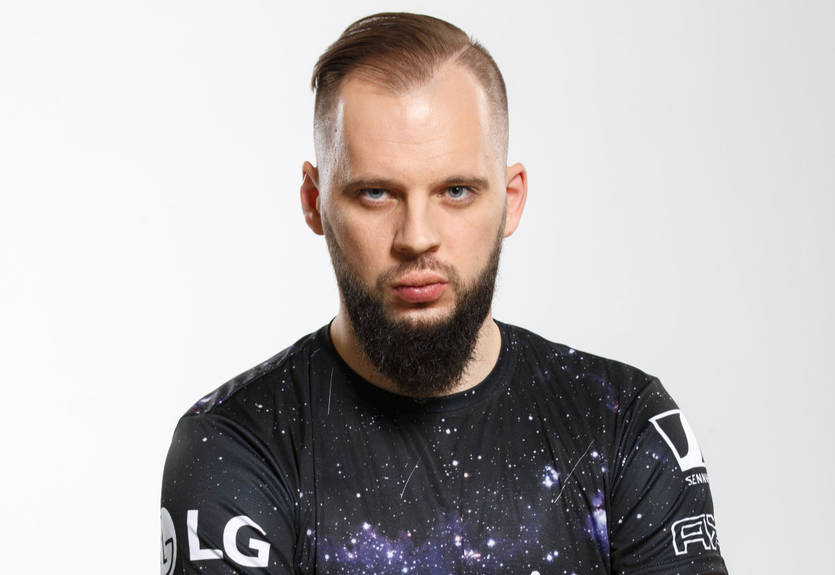 Артем Панченко: NAVI нужно поднять трубку и набрать юристов Шахтера Артем Панченко: NAVI нужно поднять трубку и набрать юристов Шахтера