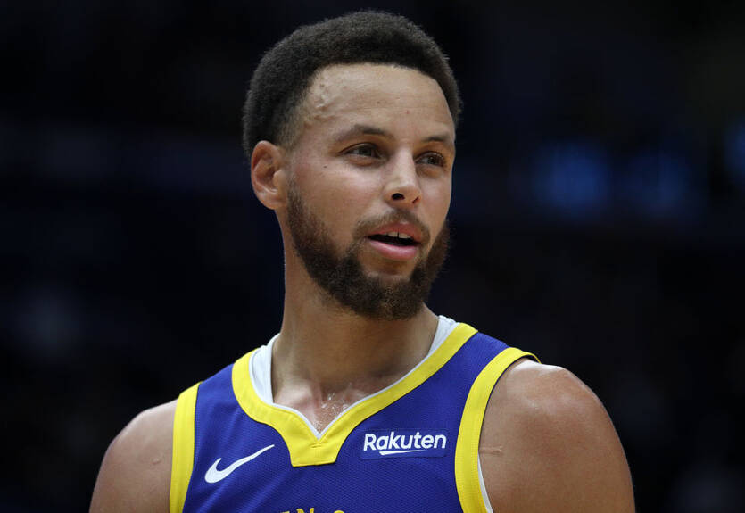 Стало известно, когда Стеф Карри вернется в строй