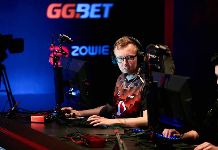 NaVi полным составом пали против одного ChrisJ - видео дня в ICE Challenge