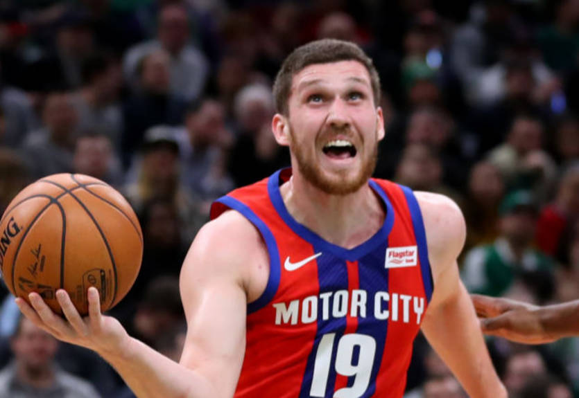 Михайлюк вернулся после травмы и набрал 8 очков за Детройт Михайлюк вернулся после травмы и набрал 8 очков за Детройт