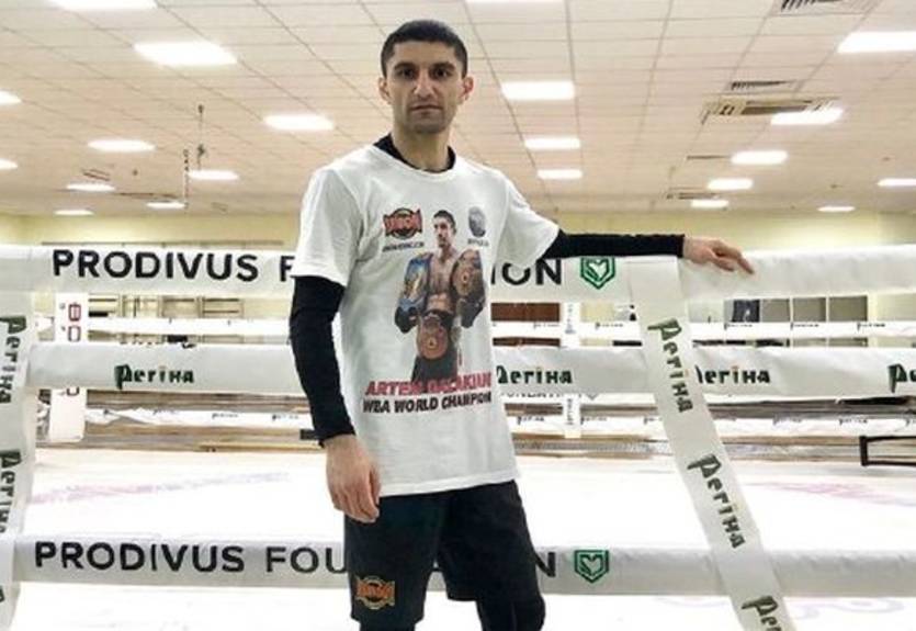 Далакян показал рентген травмированной руки после боя с Пересом Далакян показал рентген травмированной руки после боя с Пересом