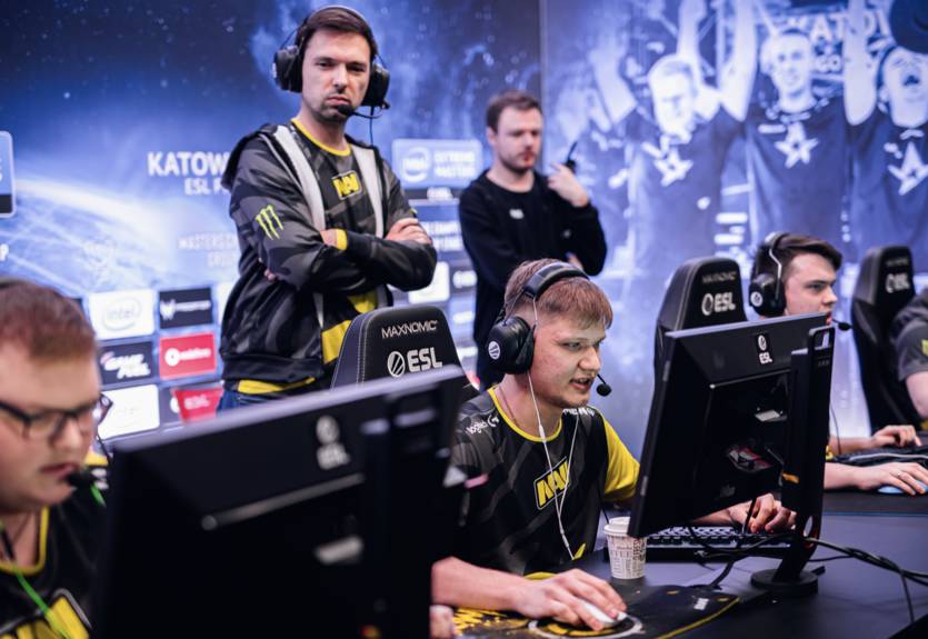 NaVi в тяжелом матче переиграли Faze на IEM Katowice 2020