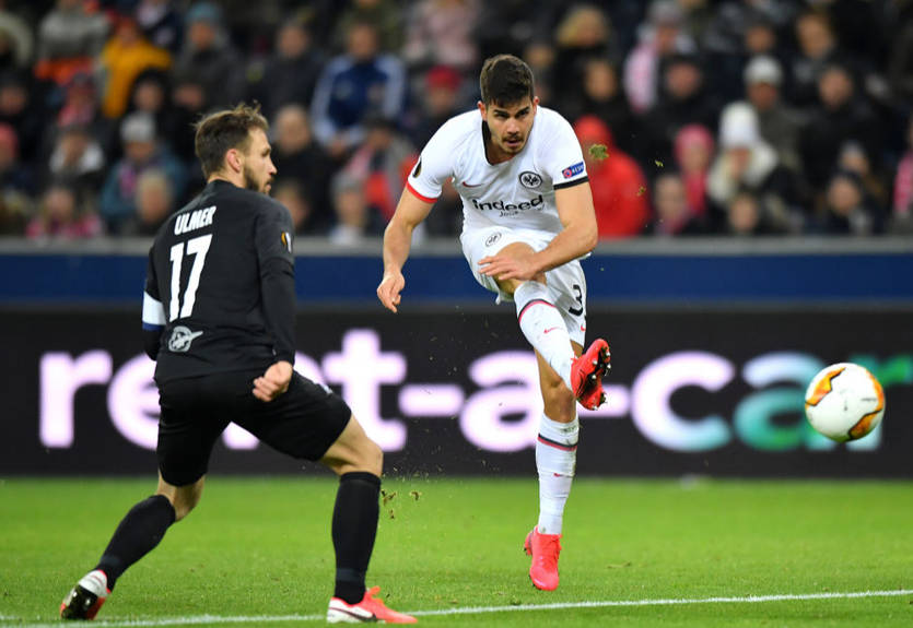 Айнтрахт последним оформил выход в 1/8 финала Лиги Европы