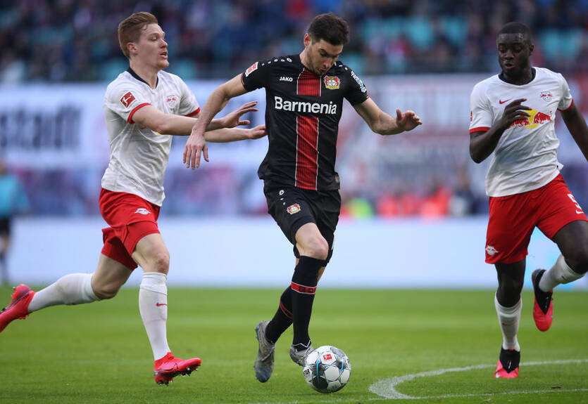 Японских фанатов выгнали с матча Лейпцига из-за коронавируса