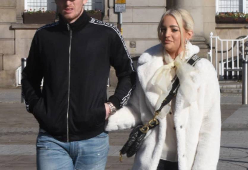 Вратарь сборной Англии женился в рваных джинсах и бейсболке