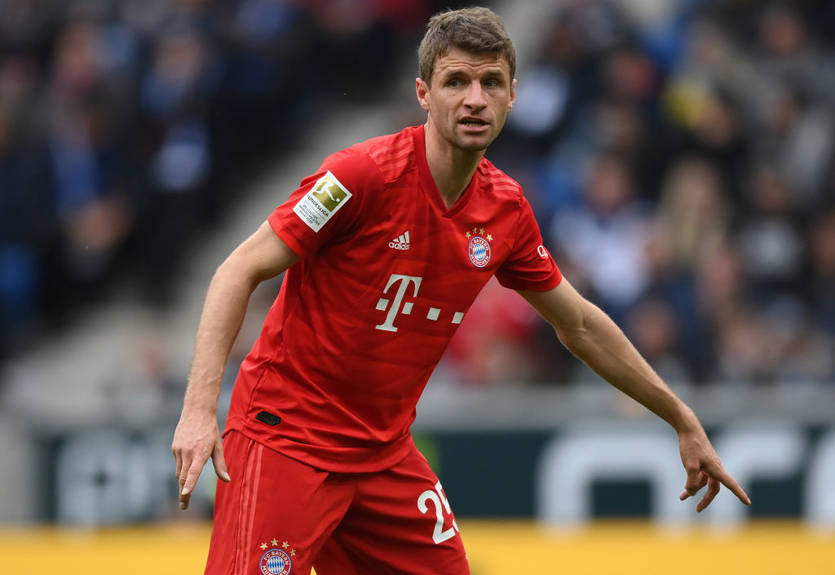 Мюллер рассмешил неуклюжим исполнением углового