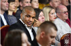 Беленюк - о соперничестве с Новиковым: Даешь человеку палец, а он хочет откусить руку