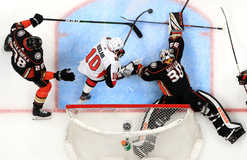 НХЛ: Анахайм обыграл Оттаву, Питтсбург справился с Нью-Джерси