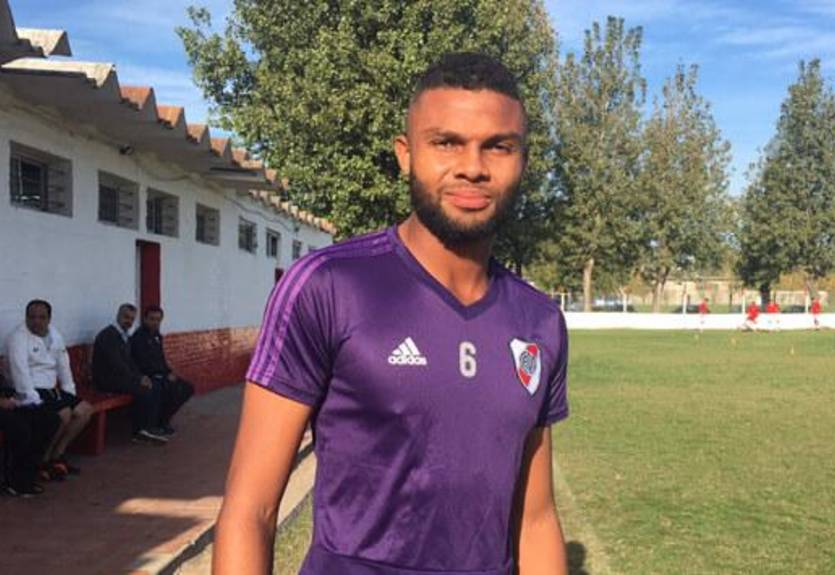 Ривер Плейту пригрозили санкциями за уход на карантин - в клубе подозревают коронавирус у игрока Ривер Плейту пригрозили санкциями за уход на карантин - в клубе подозревают коронавирус у игрока