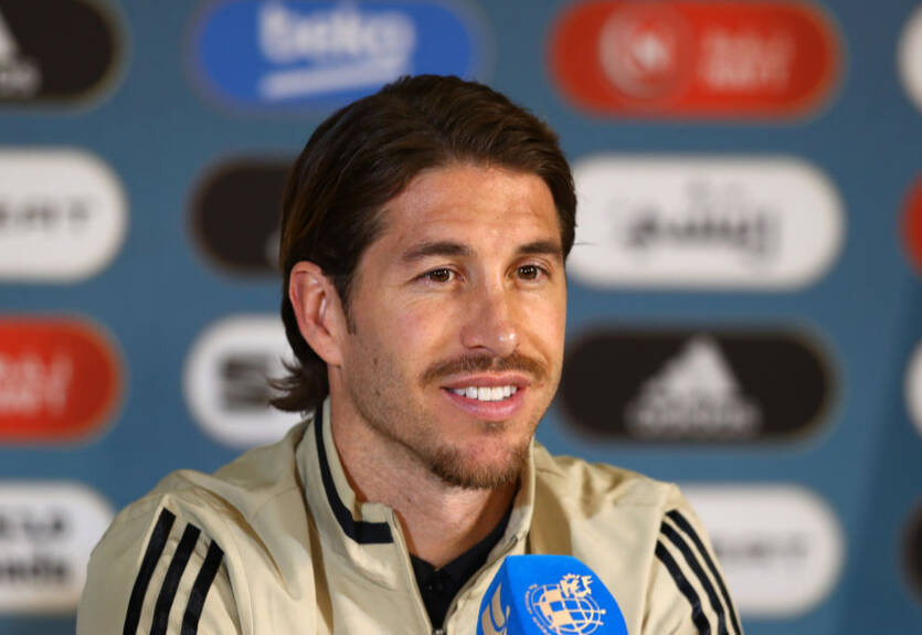 Рамос, Рэшфорд и другие звезды поддержали челлендж с туалетной бумагой