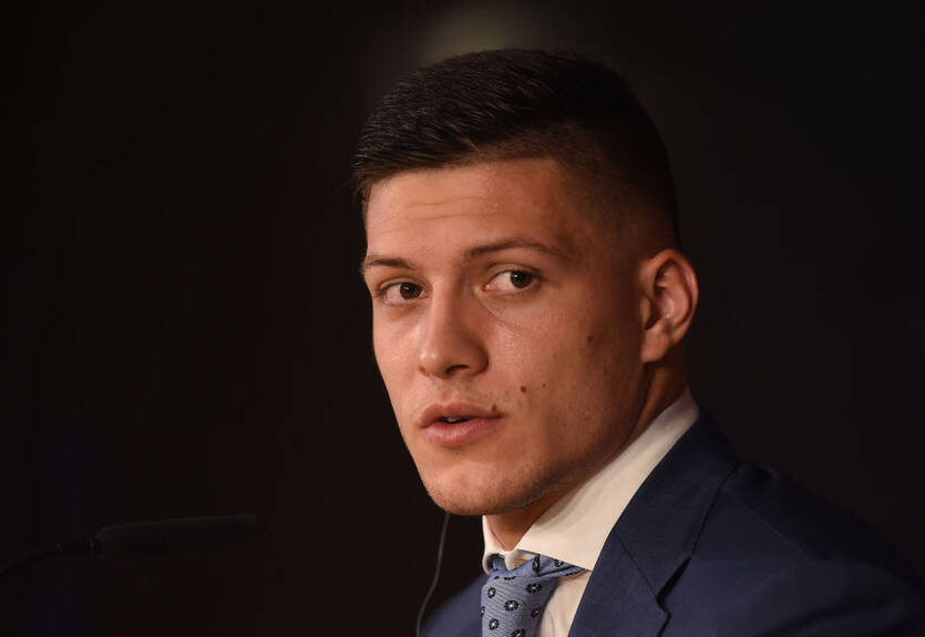 Президент Сербии пригрозил арестом нападающему Реала