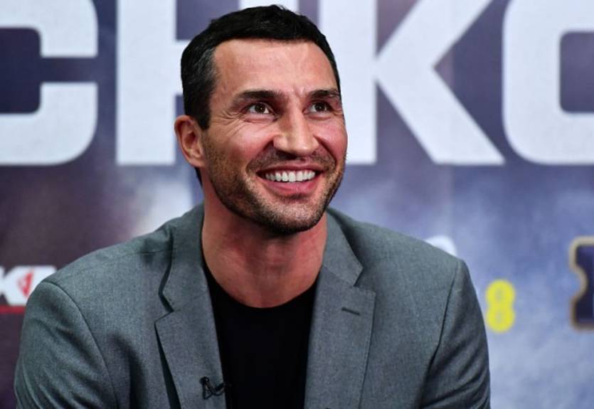 Важно оставаться гибким: Владимир Кличко показал, как тренируется во время пандемии