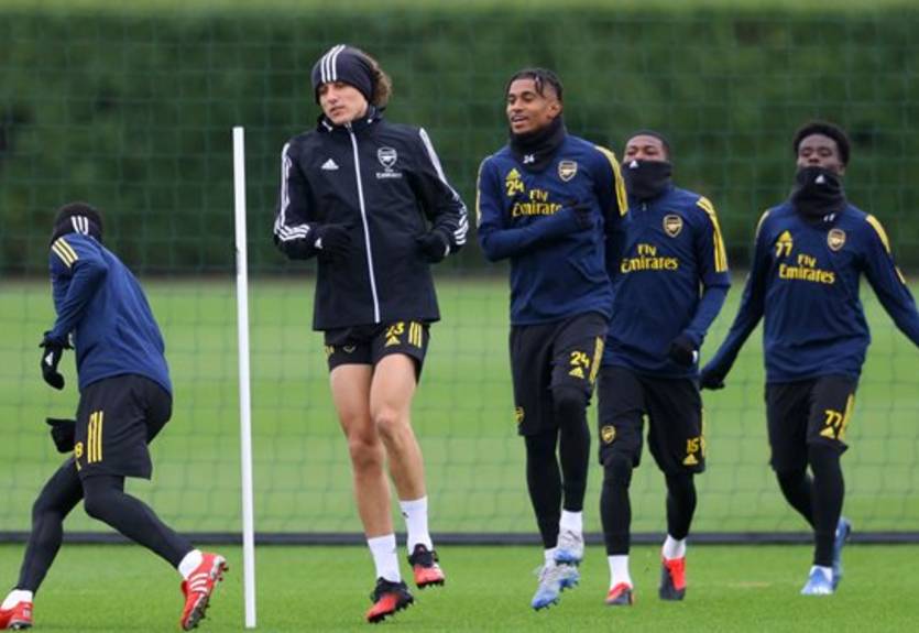 Игрокам АПЛ придется носить маски во время тренировок