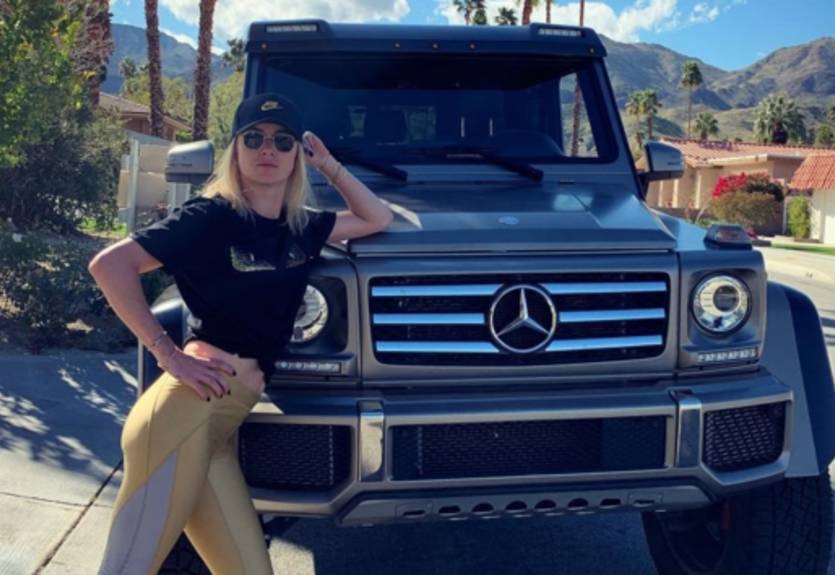 Свитолина разбила машину на карантине и пожаловалась, что разучилась ездить