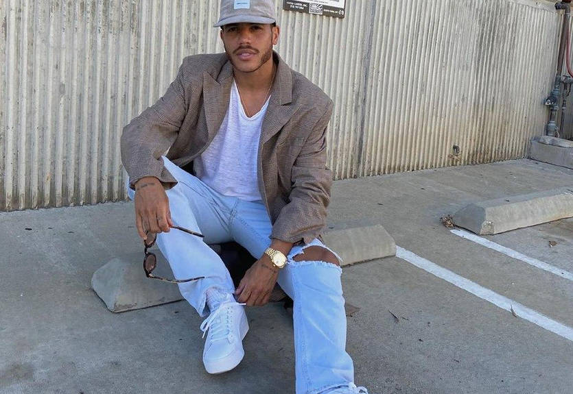 Один из не оправдавших надежд воспитанников Ла Масии выложил фото в постели с голой моделью