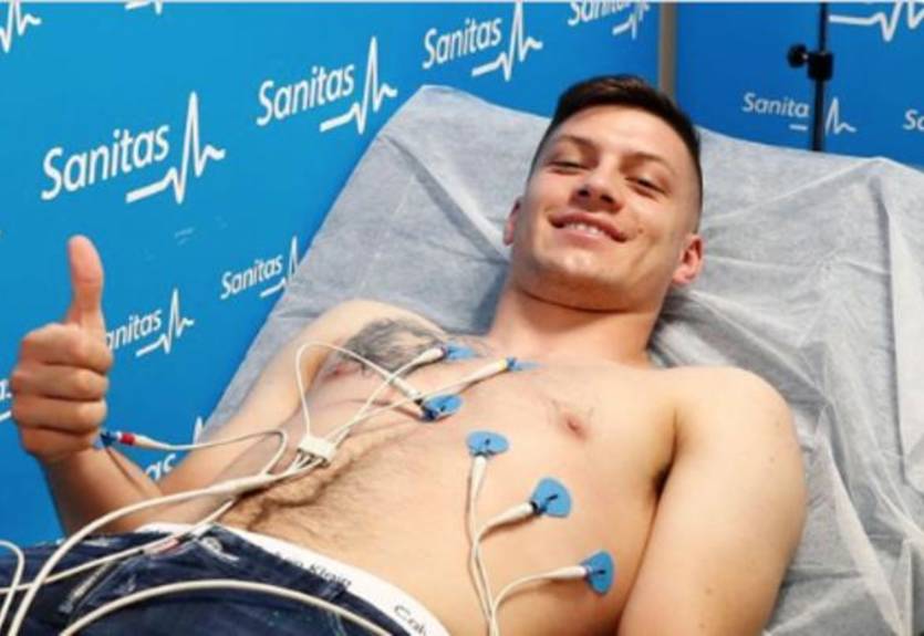 Йович получил перелом стопы, свалившись с дома, а не во время тренировки