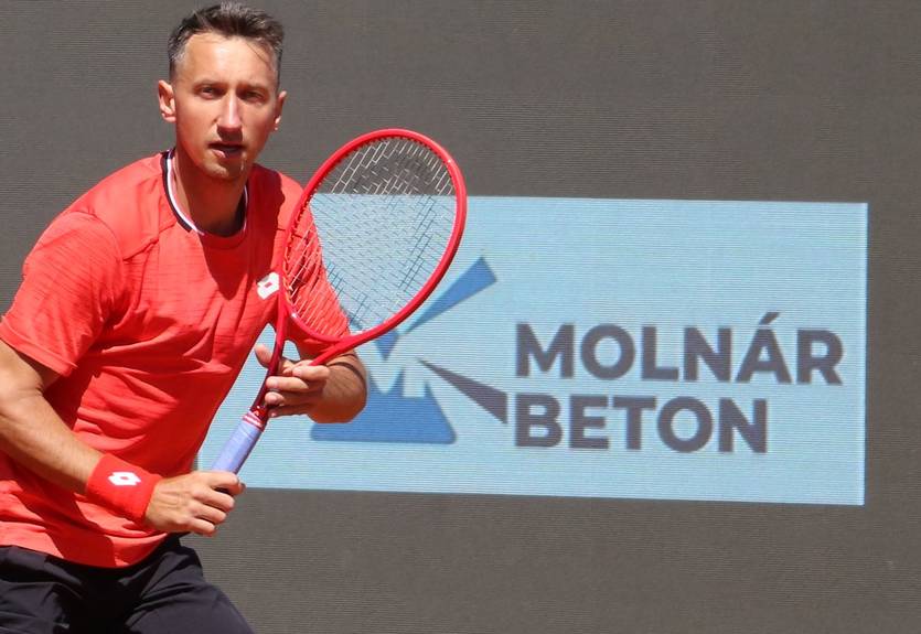 Стаховский проиграл на старте Кубка Будапешта