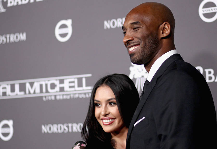 Жена Брайанта поддержала протесты в США, опубликовав фото Коби