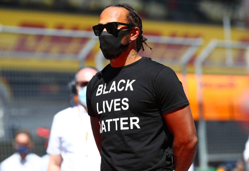 Хэмилтон отреагировал на решение ряда пилотов Формулы-1 не преклонять колено