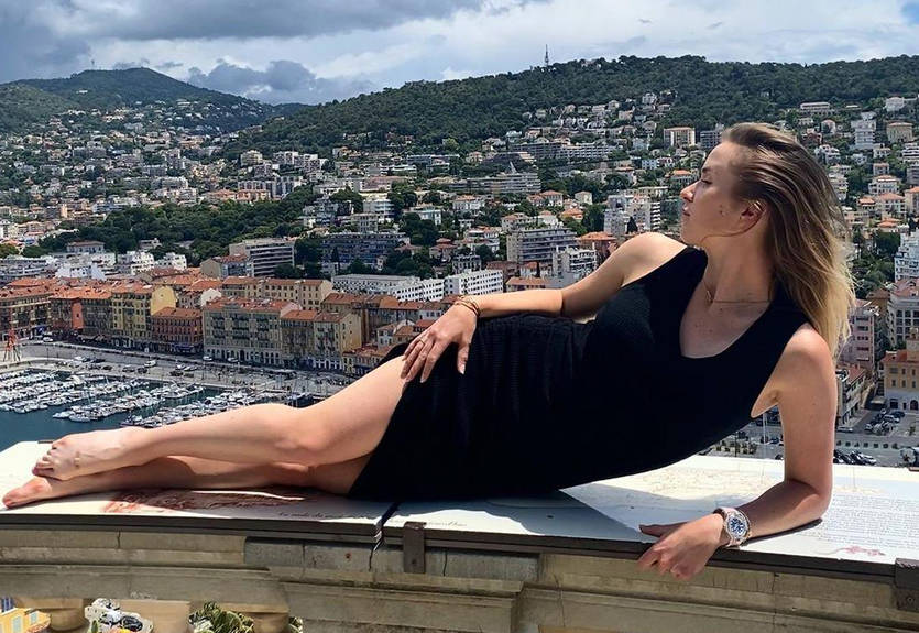 Танцы в купальнике, рецепты и тренировки: что постит Свитолина в Tik Tok