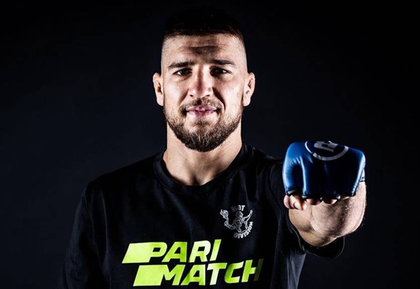 Амосов проведет бой с бывшим претендентом на титул UFC