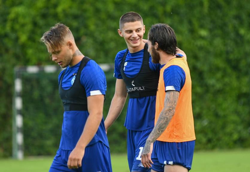 Наполи и Эвертон интересуются Миколенко