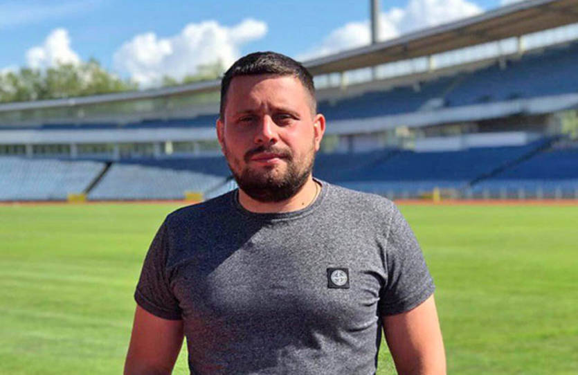 Олег Комуняр