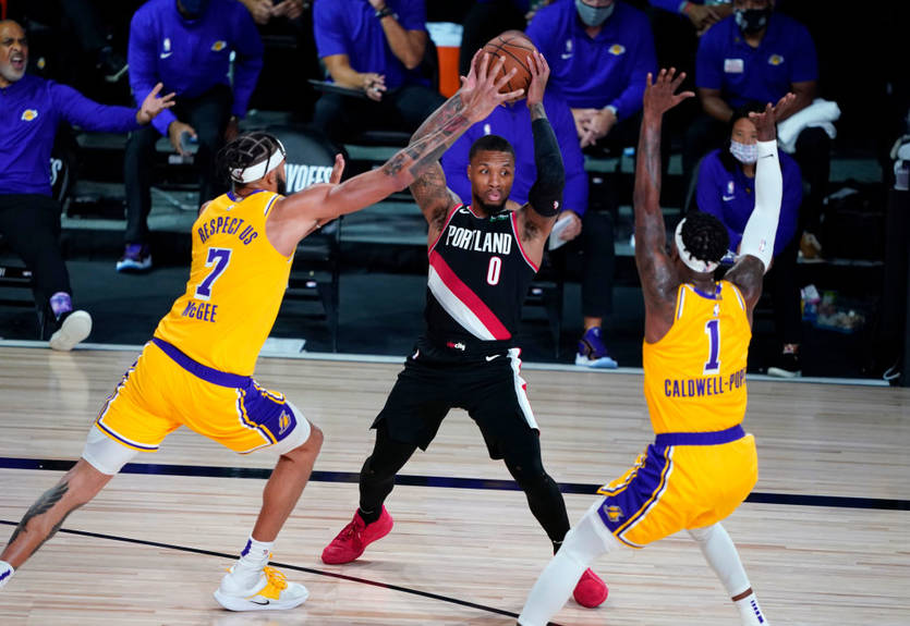 НБА: Лейкерс неожиданно начали плей-офф с поражения, Майами обыграл Индиану