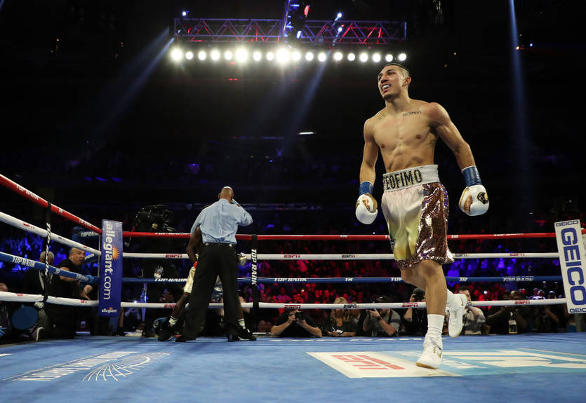 Лопес: Ломаченко пытается заставить всех думать, что он до сих пор может боксировать