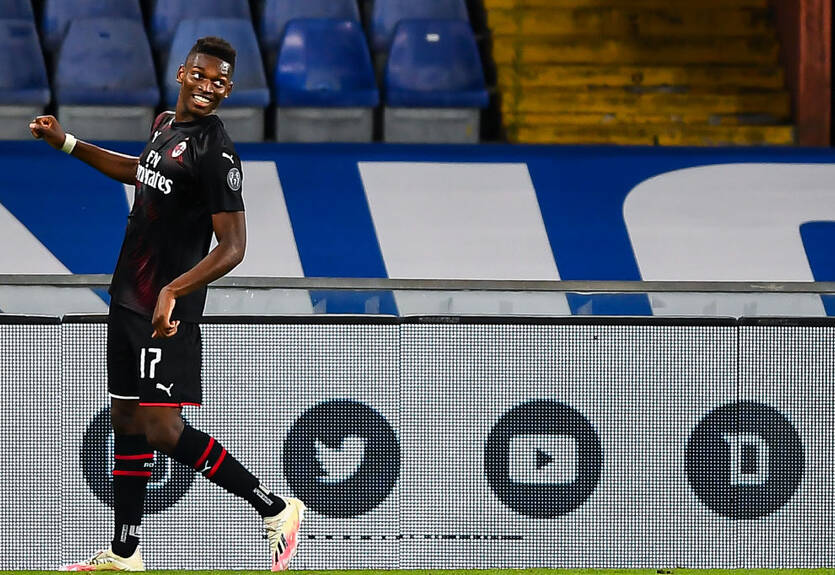 Форвард Милана показал сумасшедшую скорость на тренировке Форвард Милана показал сумасшедшую скорость на тренировке