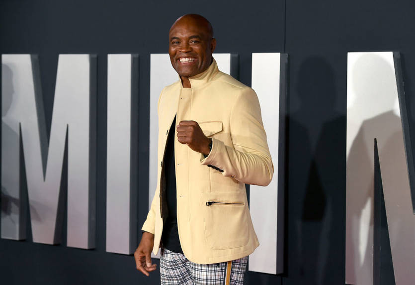 Легенда UFC Андерсон Силва уйдет на пенсию после боя с Холлом