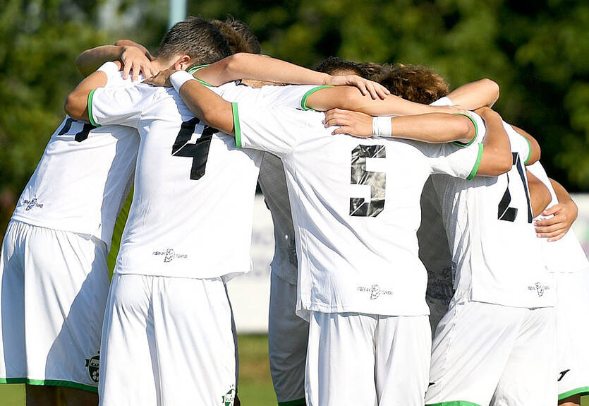 Карпаты пропустили семь голов за три тайма, один из них весьма странный Карпаты пропустили семь голов за три тайма, один из них весьма странный