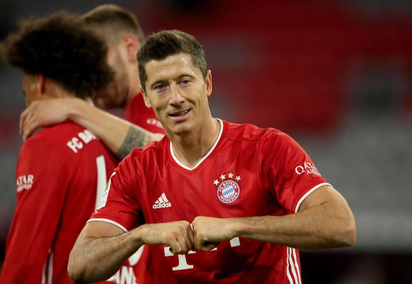 Бавария - Шальке 8:0 Видео голов и обзор матча-открытия чемпионата Германии Бавария - Шальке 8:0 Видео голов и обзор матча-открытия чемпионата Германии