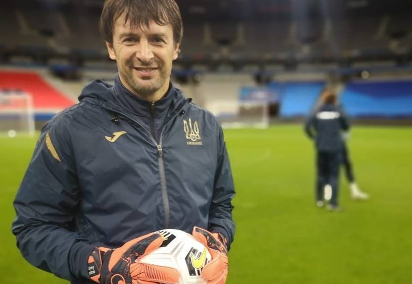 Шовковский постоял на воротах на тренировке сборной Украины Шовковский постоял на воротах на тренировке сборной Украины