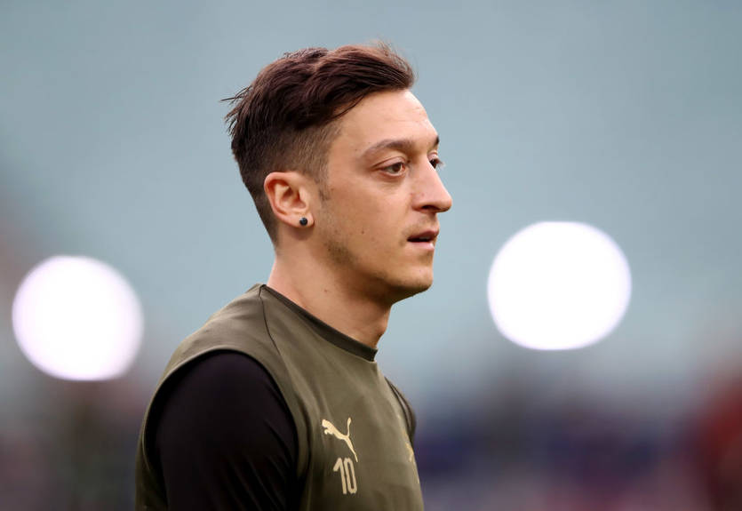 Озил не попадет в заявку Арсенала на Лигу Европы - Sky Sports
