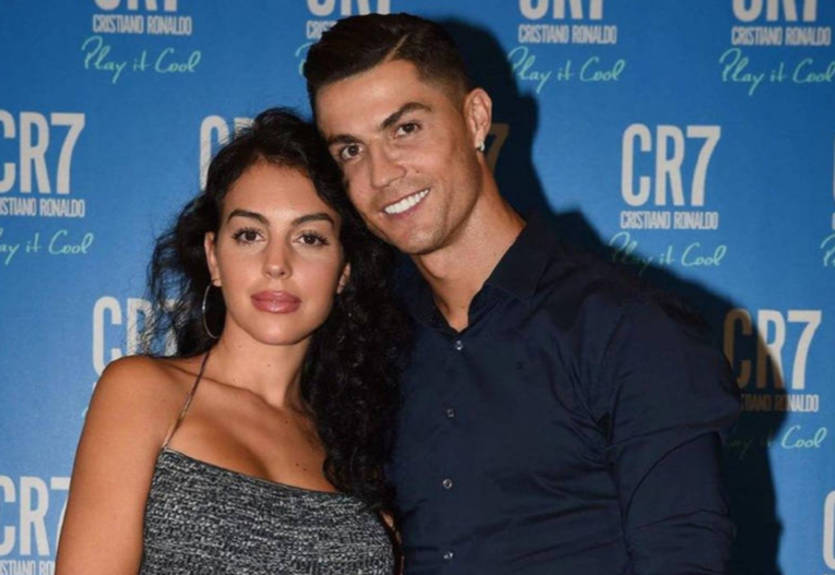 Девушка Роналду покрасовалась в роскошном авто стоимостью 2 миллиона евро