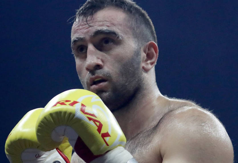 Джонсон отказался от боя с Гассиевым, россиянин уже получил нового соперника