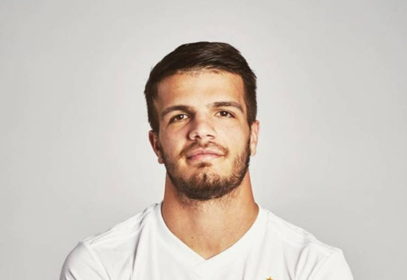 Футболист травмировал партнера по команде ради дебюта за Ливерпуль