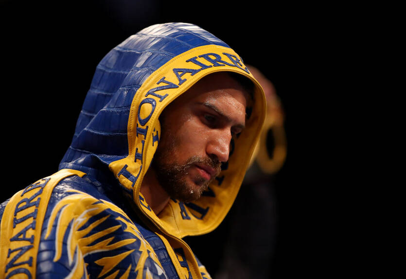 Лопес пафосно появился на ринге, Ломаченко ответил обычным выходом Лопес пафосно появился на ринге, Ломаченко ответил обычным выходом