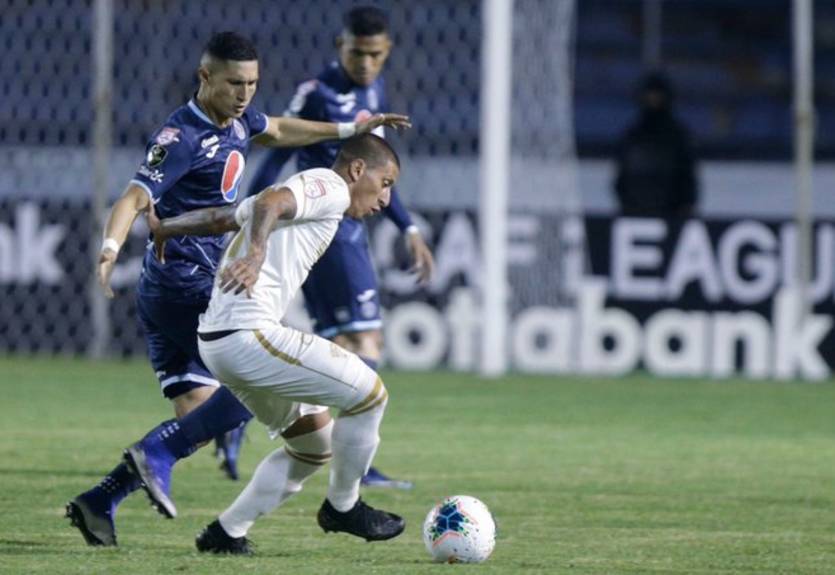 В Лиге КОНКАКАФ команды пробили рекордную серию пенальти В Лиге КОНКАКАФ команды пробили рекордную серию пенальти