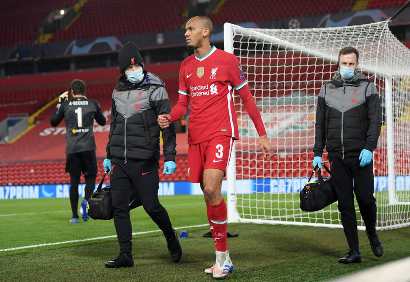 Фабиньо, играющий вместо вылетевшего ван Дейка, получил травму