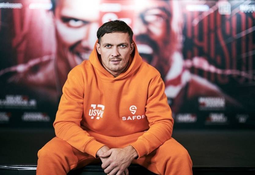 Ярмоленко подарил Усику футболку Вест Хэма