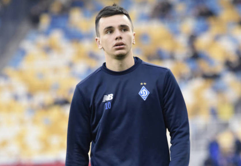 Стало известно, сколько Шапаренко пропустит за грубый фол в матче с Александрией