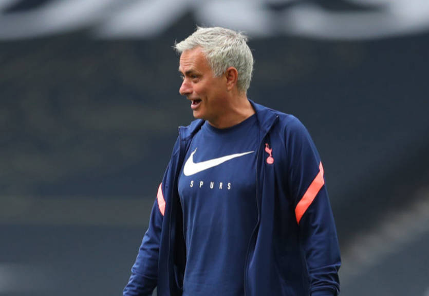 Моуринью подшутил над собой после победы Тоттенхэма над Лудогорцем