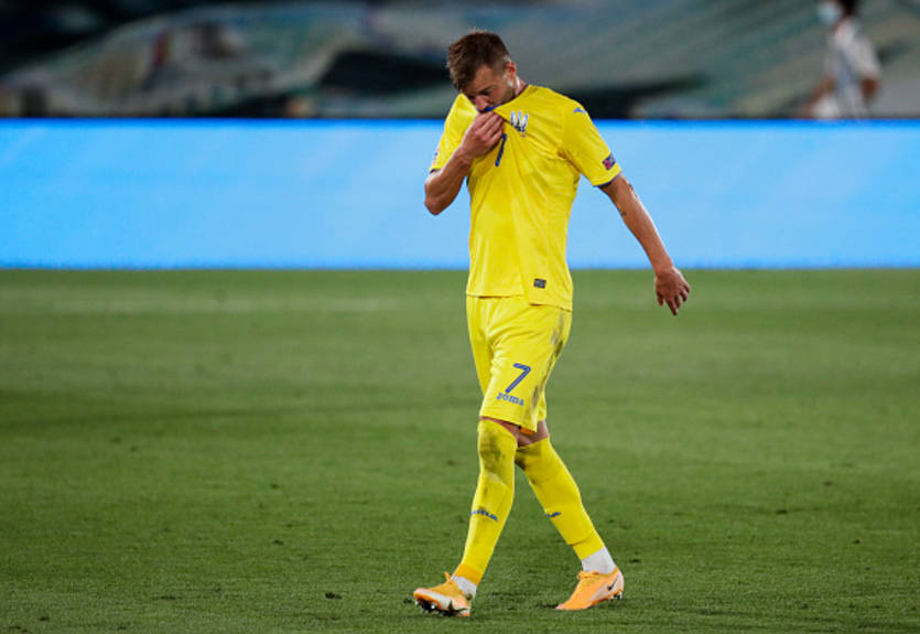 Ярмоленко не забил пенальти в матче Польша — Украина