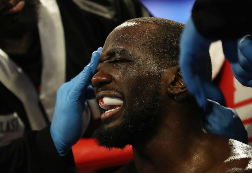 Кроуфорд в четвертом раунде завершил бой против Брука