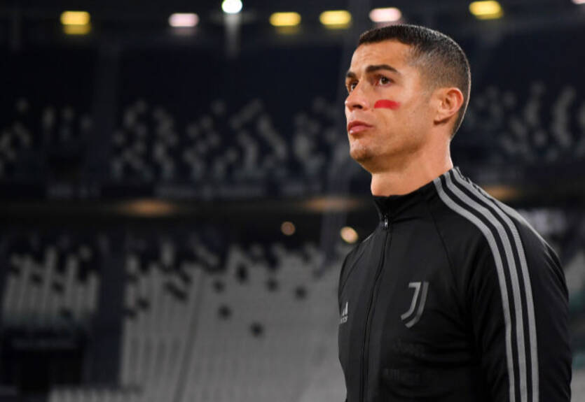 Буффон, Роналду и другие: игроки попытались привлечь внимание к проблеме домашнего насилия